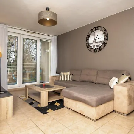 Apartment M5 4p Proche Parc *